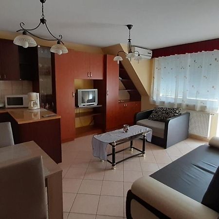 Elizabet Apartman A Belvarosban Szarvas Extérieur photo