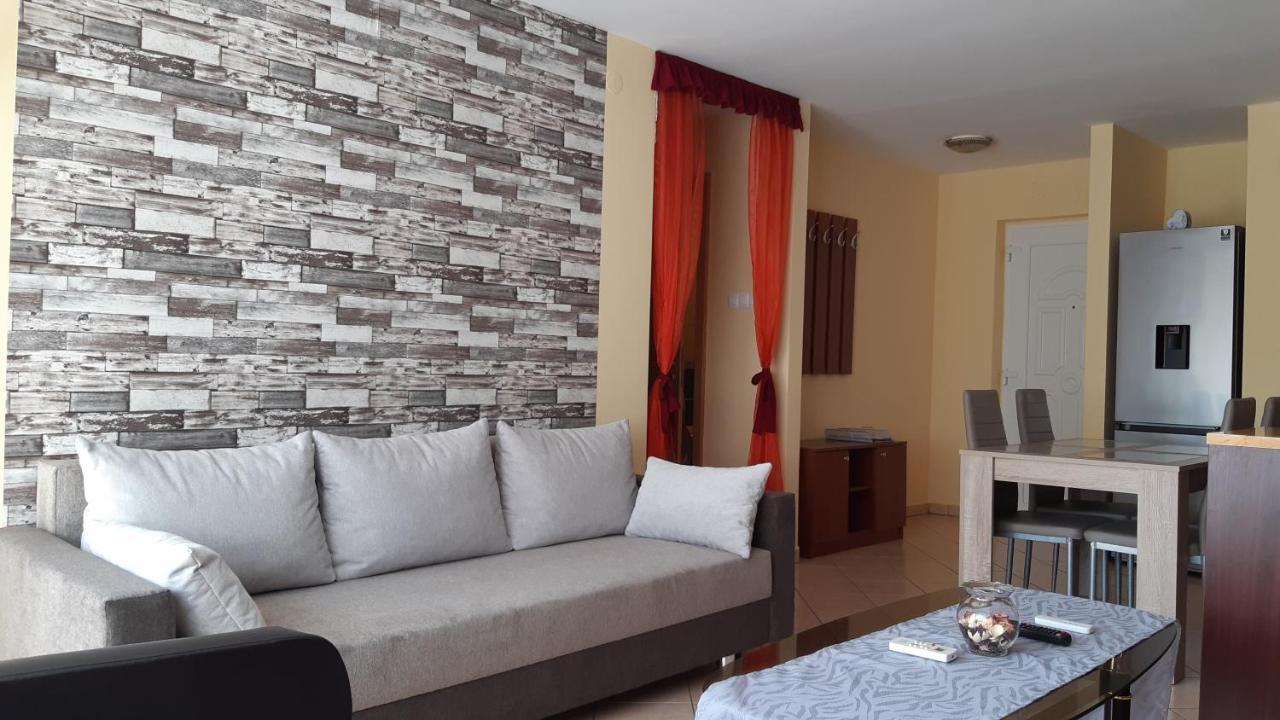 Elizabet Apartman A Belvarosban Szarvas Extérieur photo