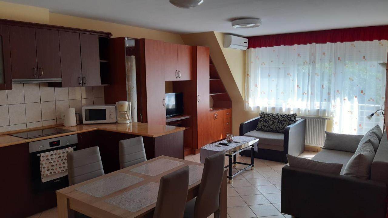 Elizabet Apartman A Belvarosban Szarvas Extérieur photo