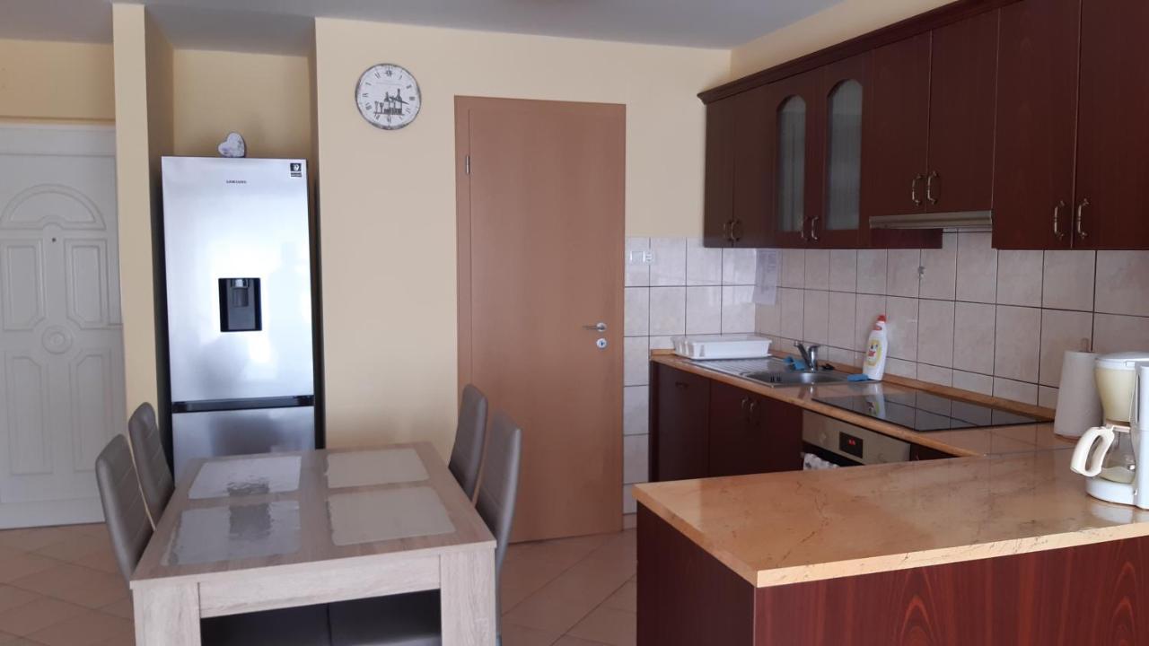Elizabet Apartman A Belvarosban Szarvas Extérieur photo